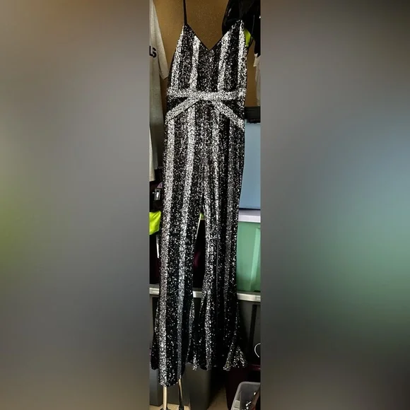 Michael costello by revolve brie jumpsuit small nwt - Picture 3 of 3